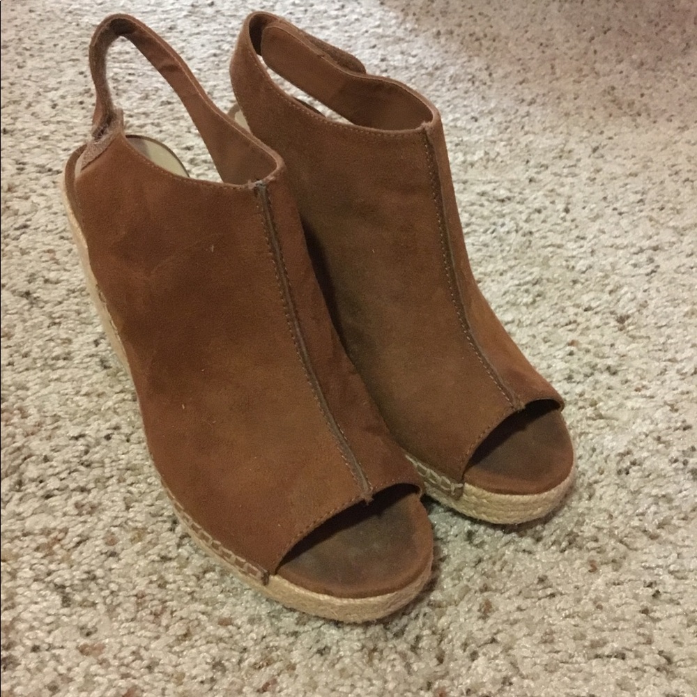 Summer wedges